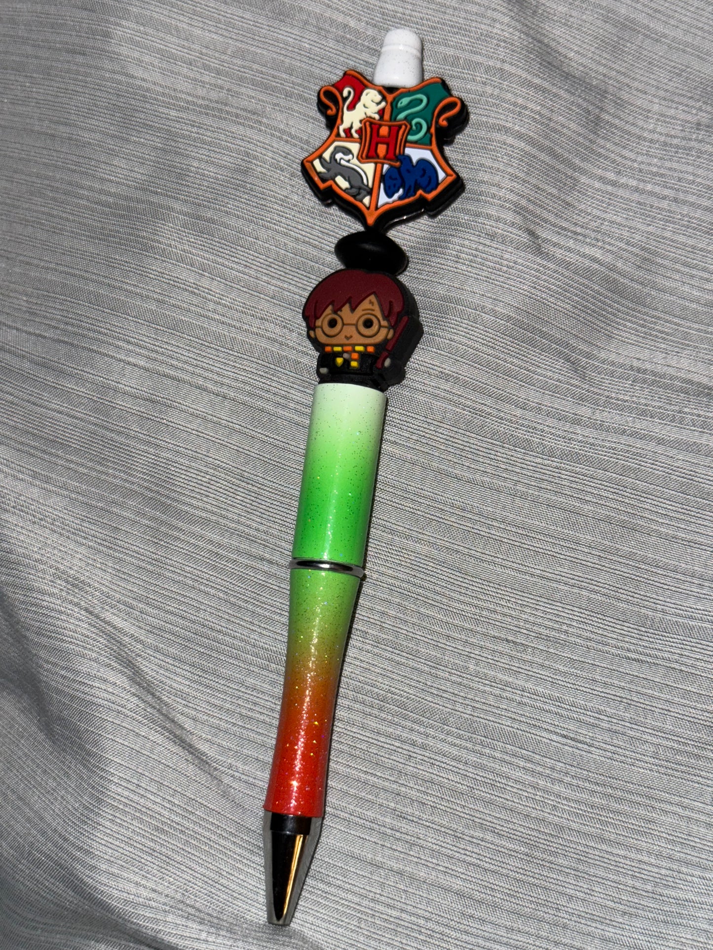 Wizard H Crest & Figurine Beaded Pen